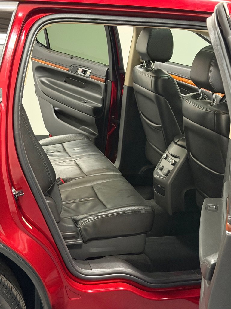 Used 2013 Lincoln MKT AWD image 11