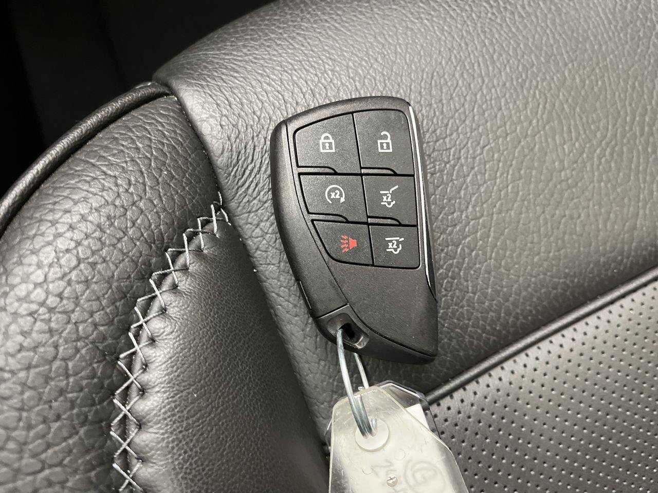 Certified 2025 GMC Yukon Denali w/ Sun & Power Step Package AWD/4WD image 32