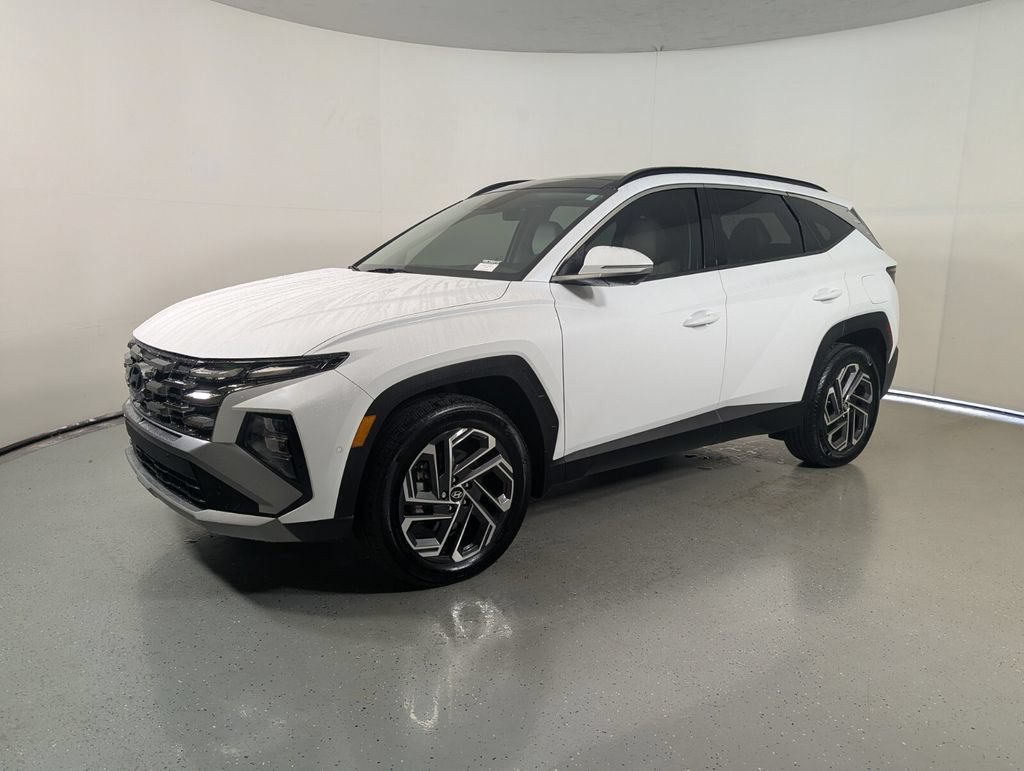 Certified 2025 Hyundai Tucson Limited AWD/4WD image 3