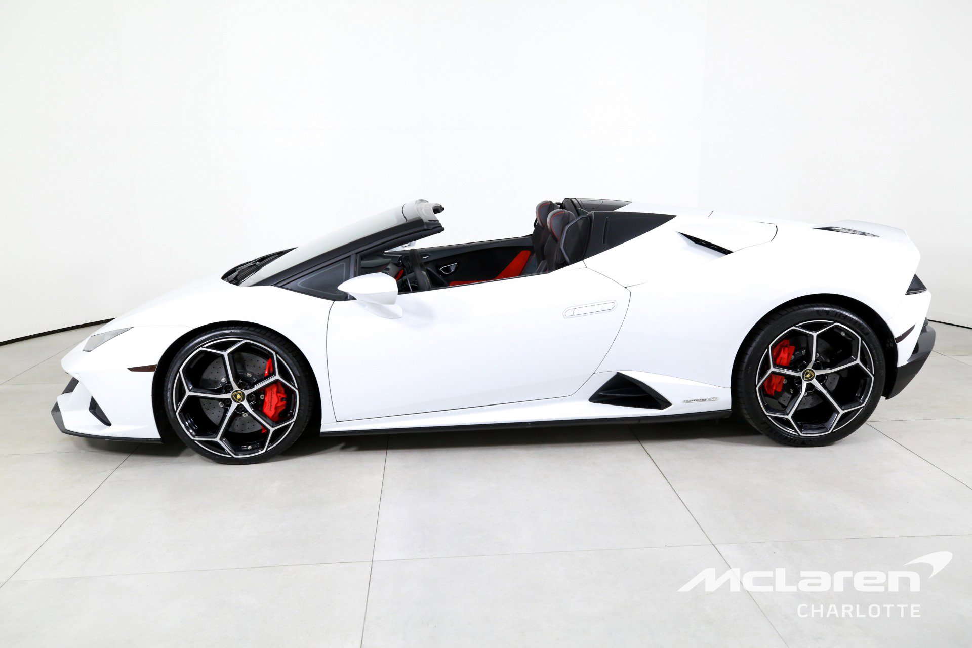 Used 2020 Lamborghini Huracan EVO image 6