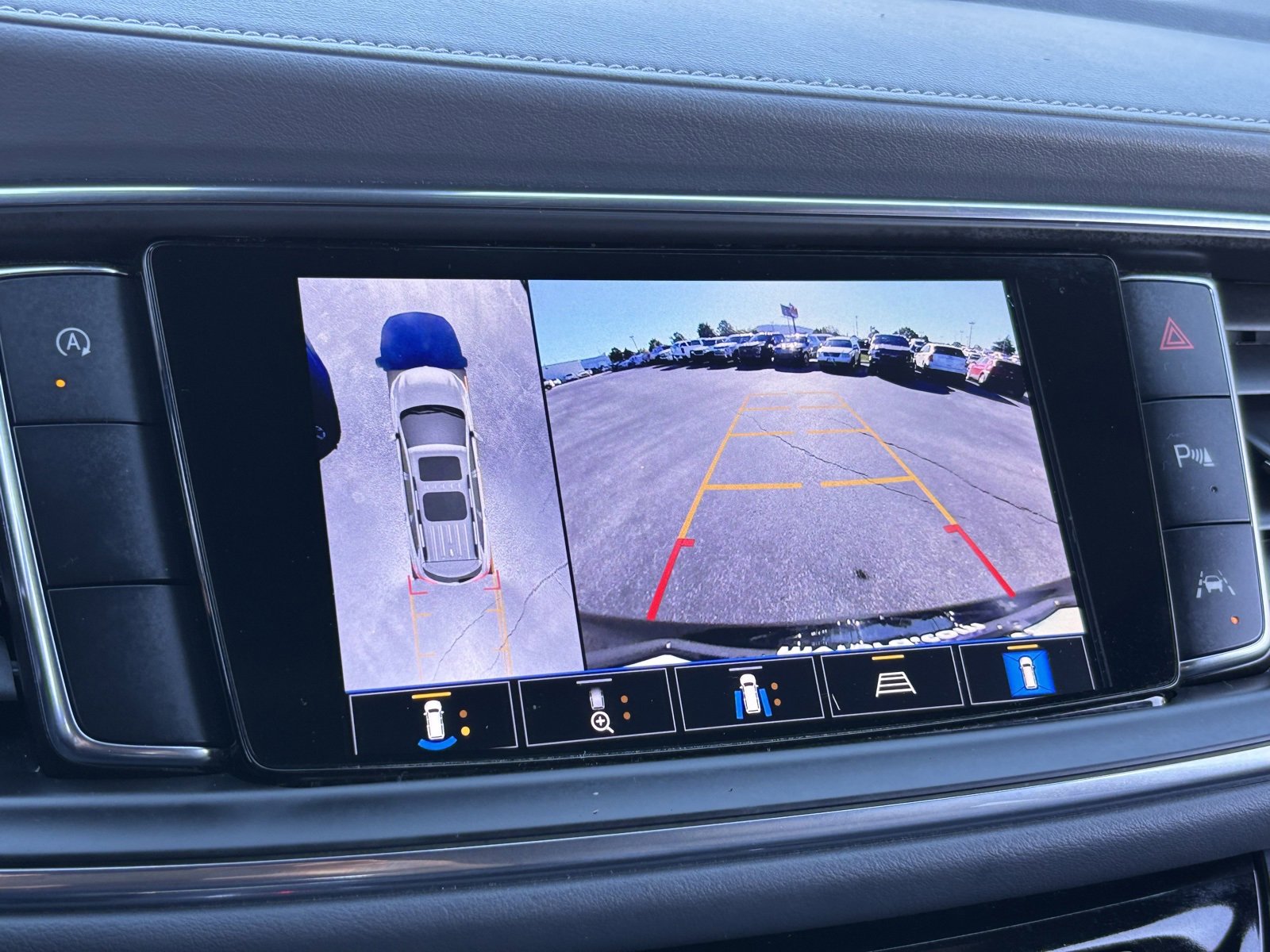 Used 2024 Buick Enclave Premium image 5