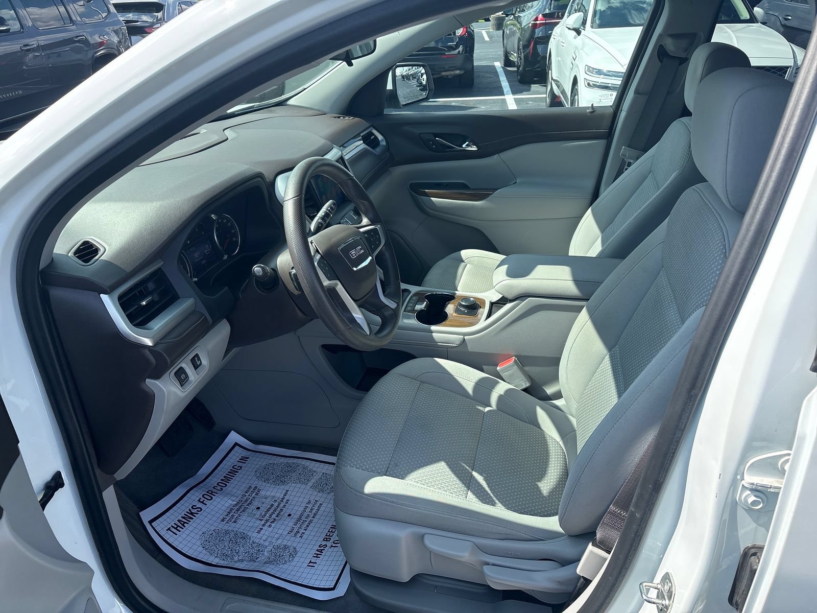 Used 2022 GMC Acadia SLE FWD image 19