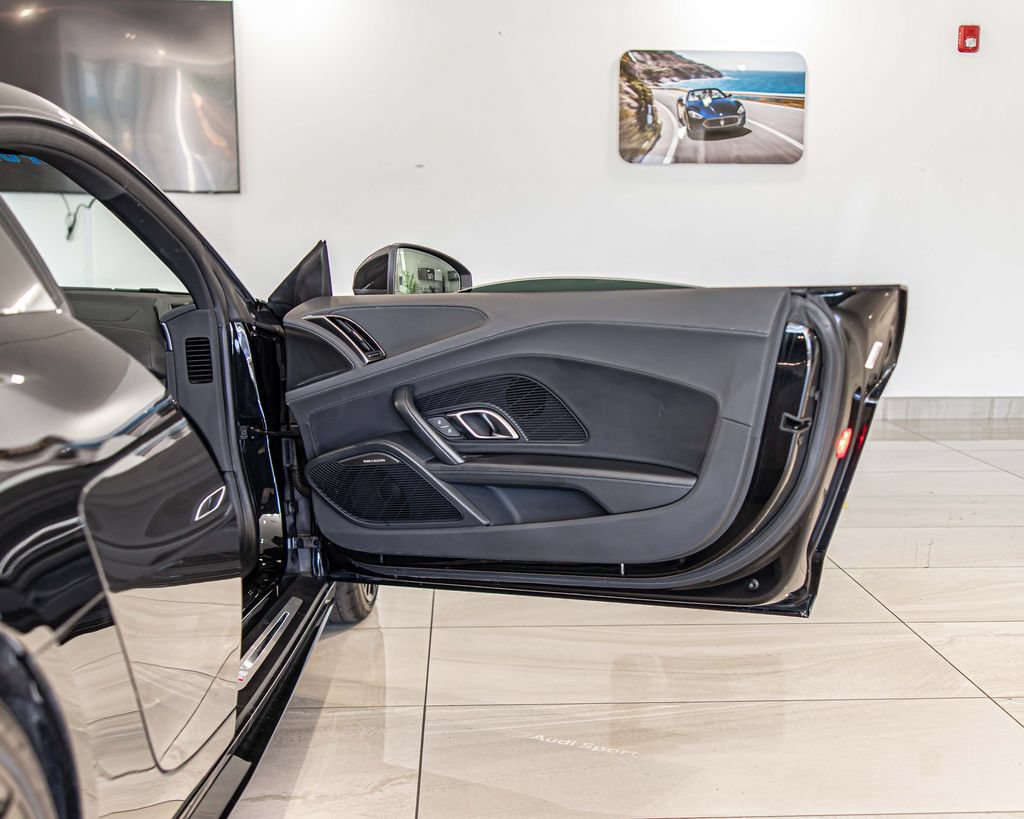 Used 2020 Audi R8 V10 AWD/4WD image 32