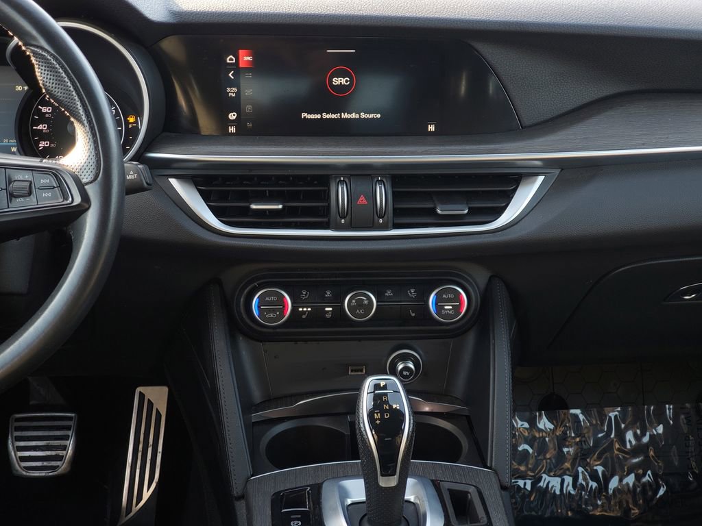 Used 2023 Alfa Romeo Stelvio Ti image 34