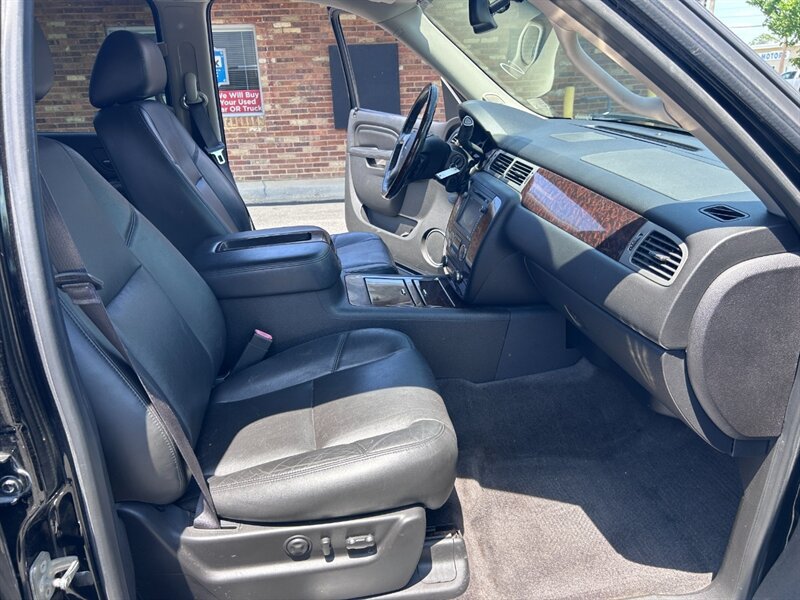 Used 2013 GMC Yukon Denali AWD/4WD image 13