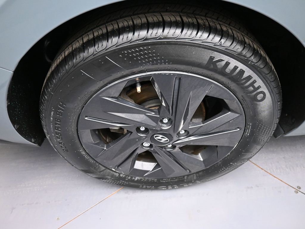 Certified 2022 Hyundai Elantra SEL w/ Cargo Package image 12