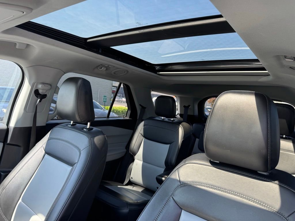 Used 2023 Ford Explorer XLT w/ Equipment Group 202A image 23