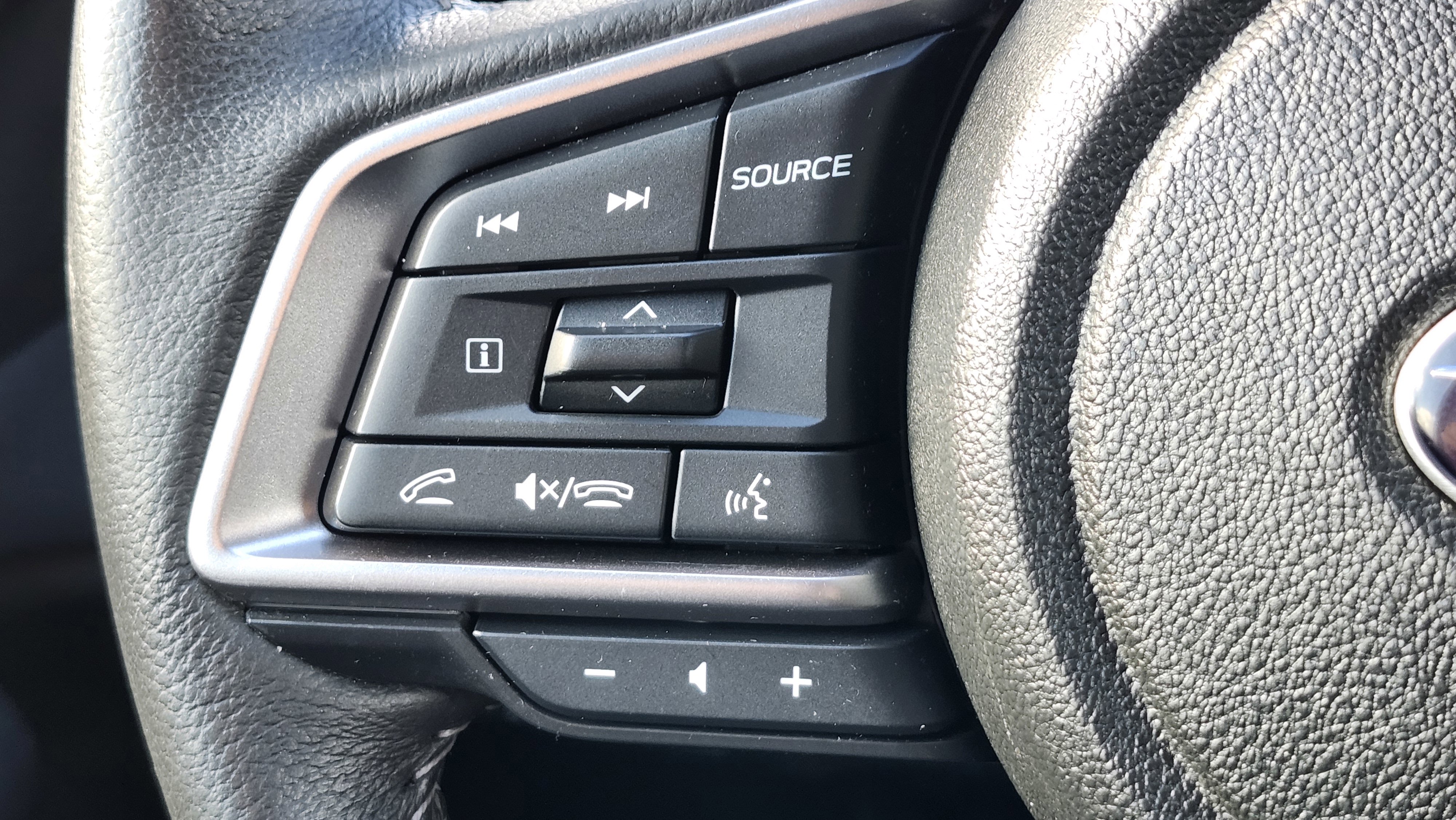 Used 2024 Subaru Outback Premium image 31