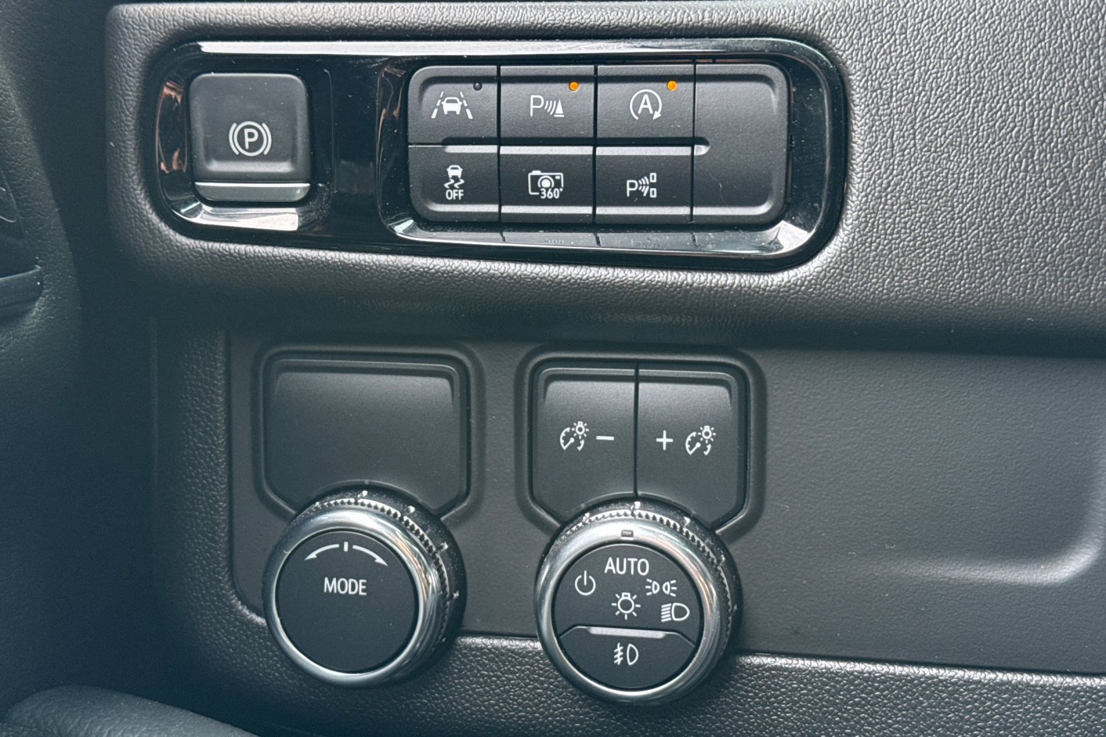 Used 2025 GMC Yukon Denali image 39