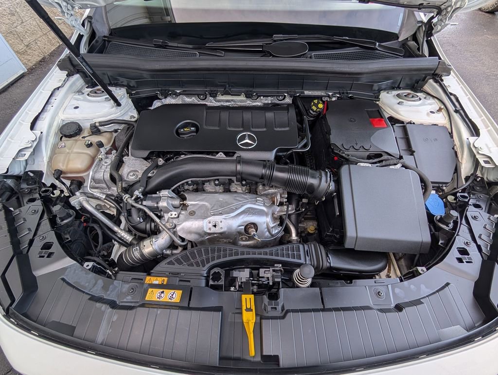 Used 2021 Mercedes-Benz GLB 250 image 7