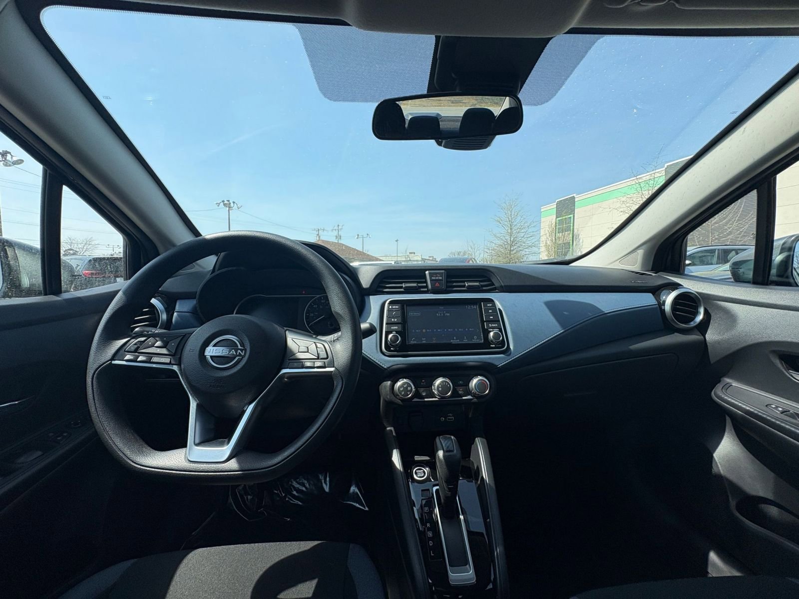 Used 2025 Nissan Versa SV image 31