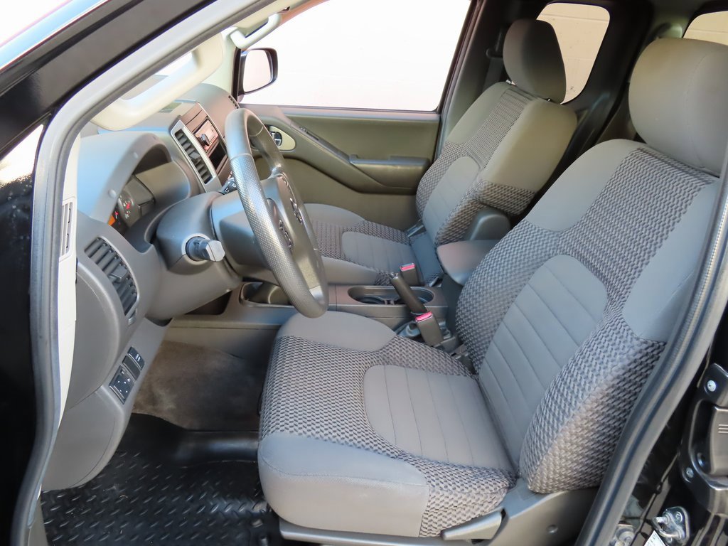 Used 2012 Nissan Frontier SV w/ SV Premium Utility Pkg image 18