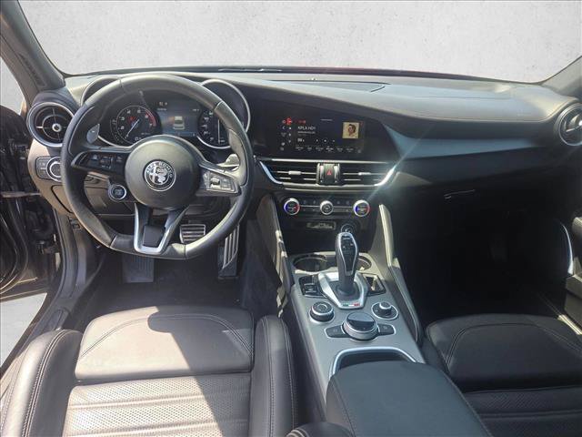 Used 2023 Alfa Romeo Giulia Veloce RWD image 17