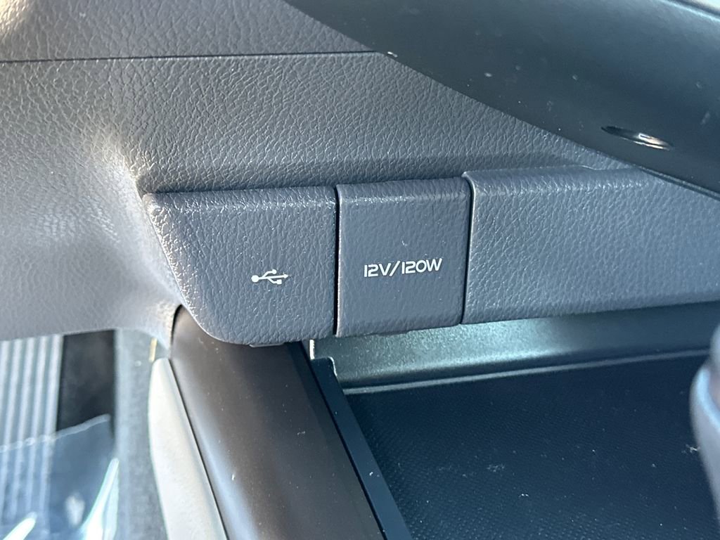 Used 2023 Toyota Camry SE image 29