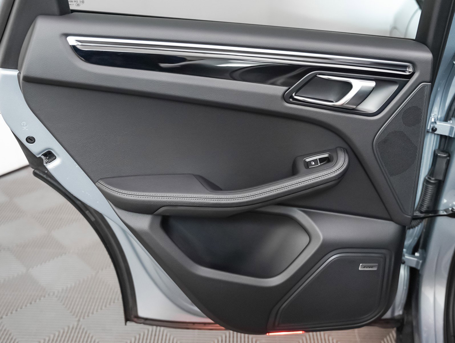 Certified 2025 Porsche Macan image 26