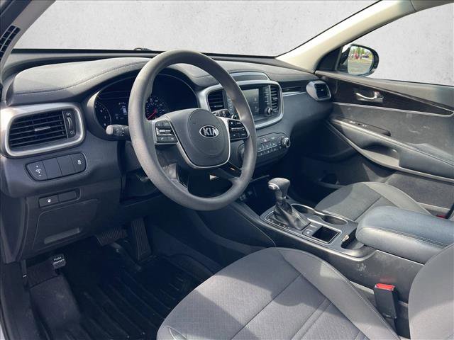 Used 2020 Kia Sorento L image 9