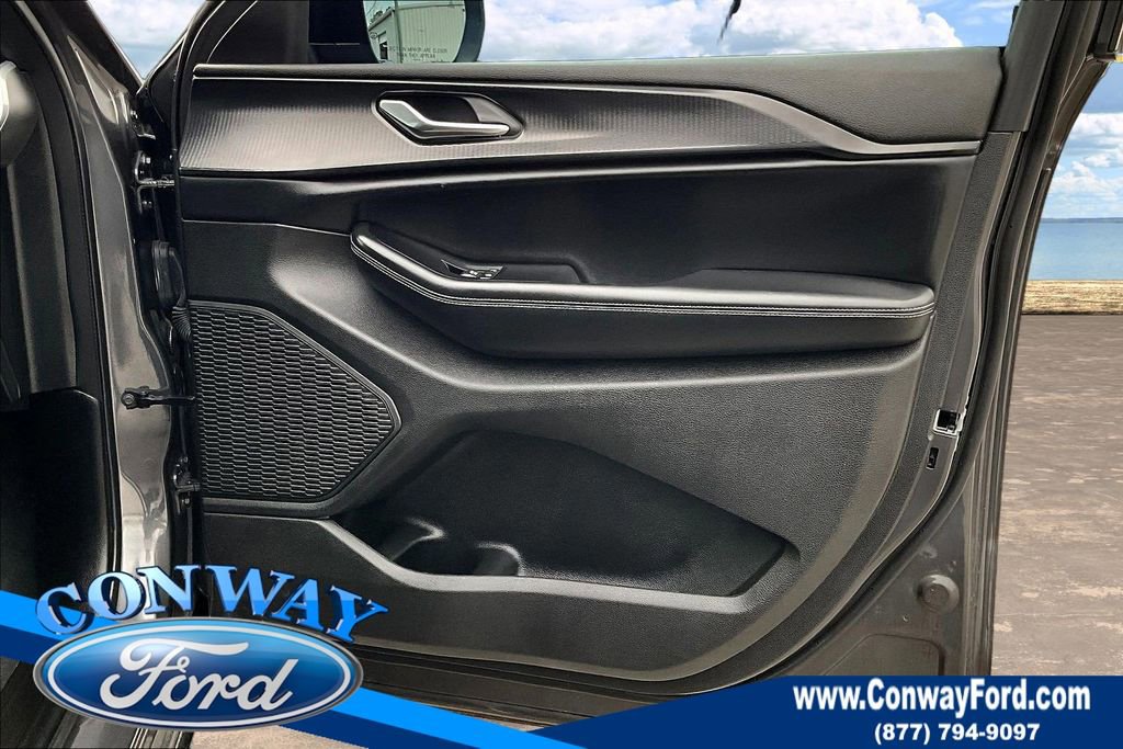 Used 2025 Jeep Grand Cherokee L Laredo w/ Luxury Tech Group I image 31