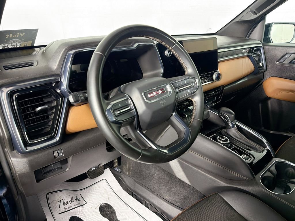 Used 2024 GMC Canyon AT4 w/ Technology Package AWD/4WD image 9