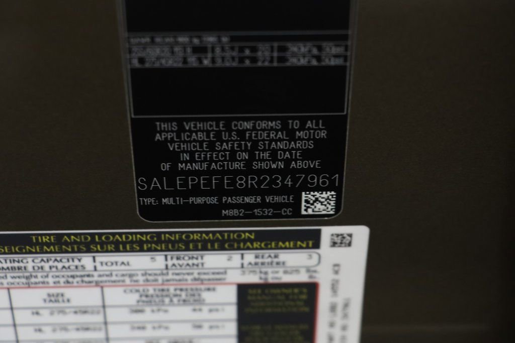 Used 2024 Land Rover Defender 110 SE image 24