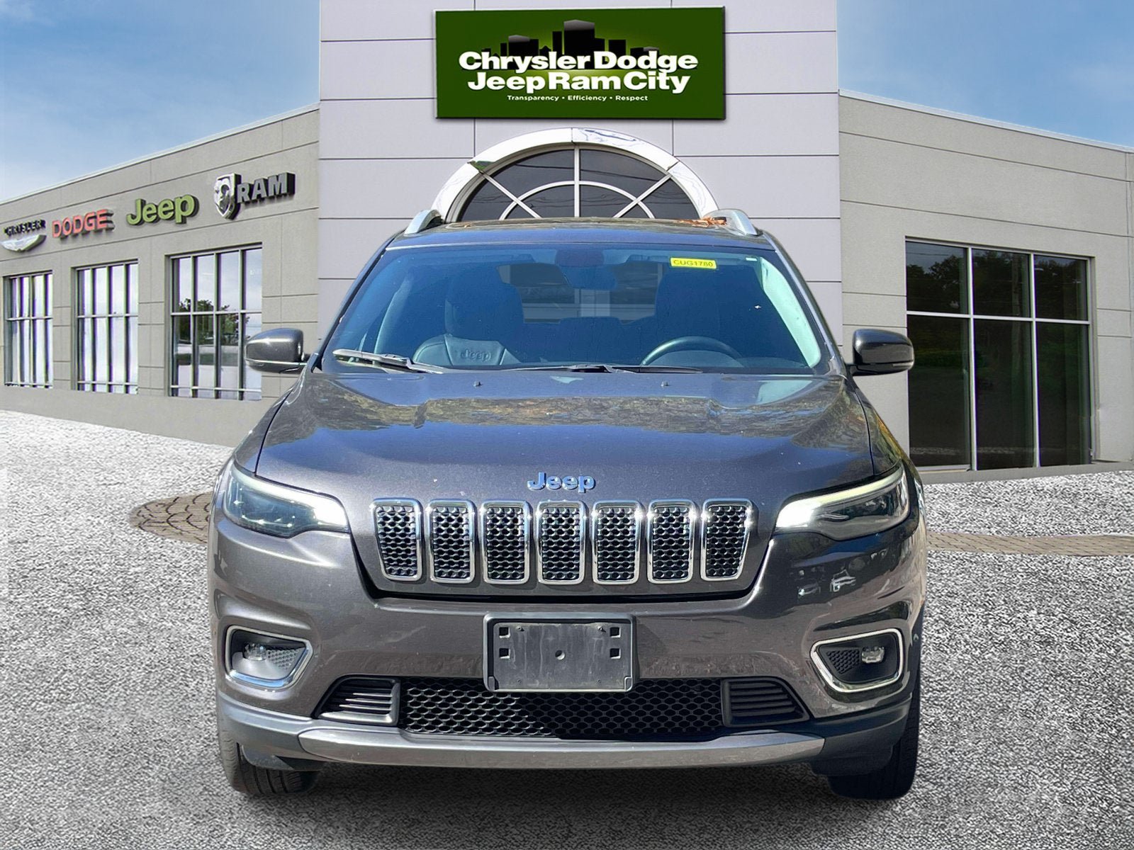 Used 2019 Jeep Cherokee Limited AWD/4WD image 2