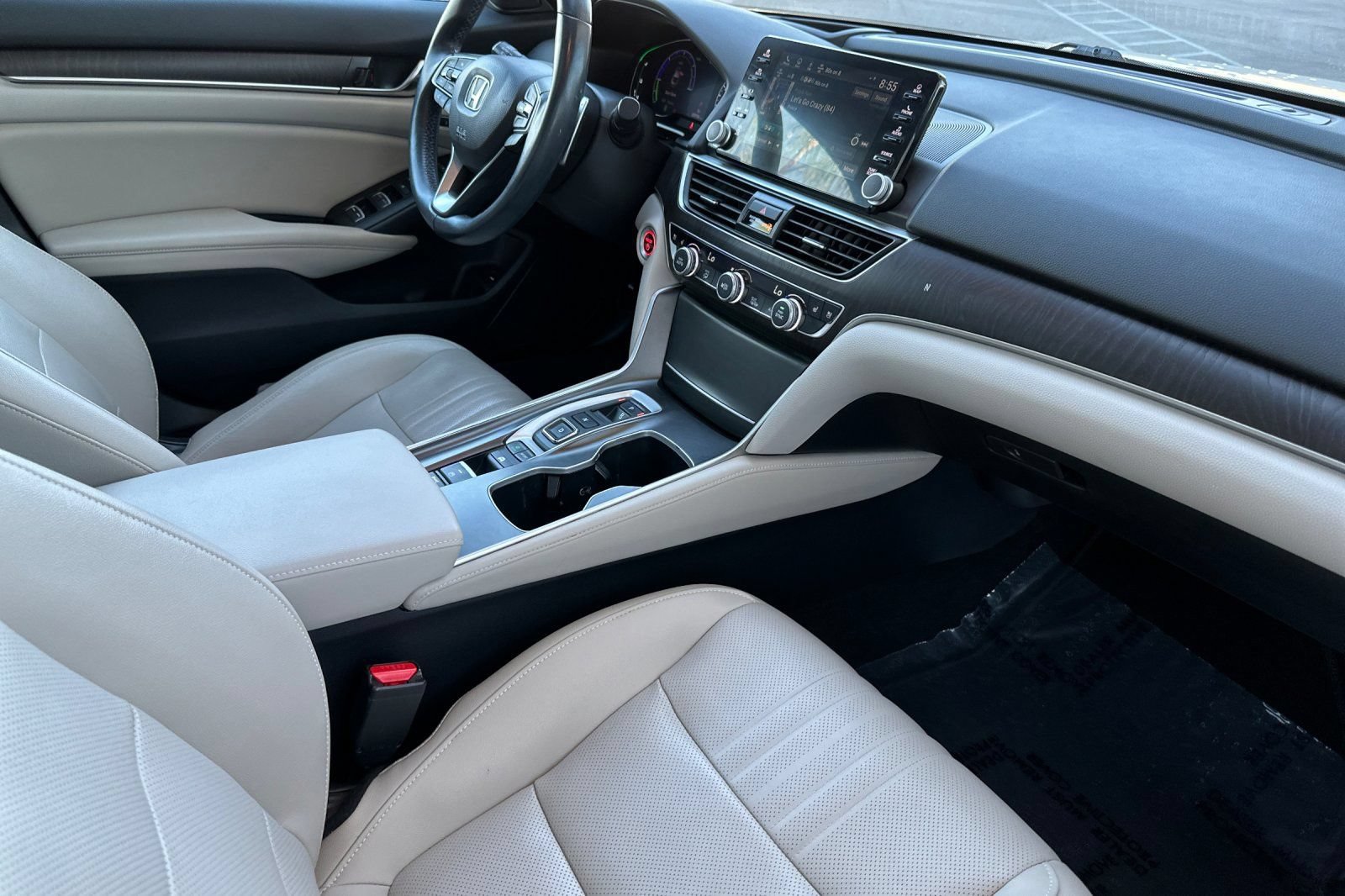 Used 2019 Honda Accord Touring image 16