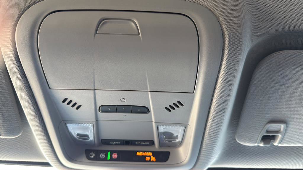 Used 2023 GMC Acadia AT4 w/ Technology Package image 31