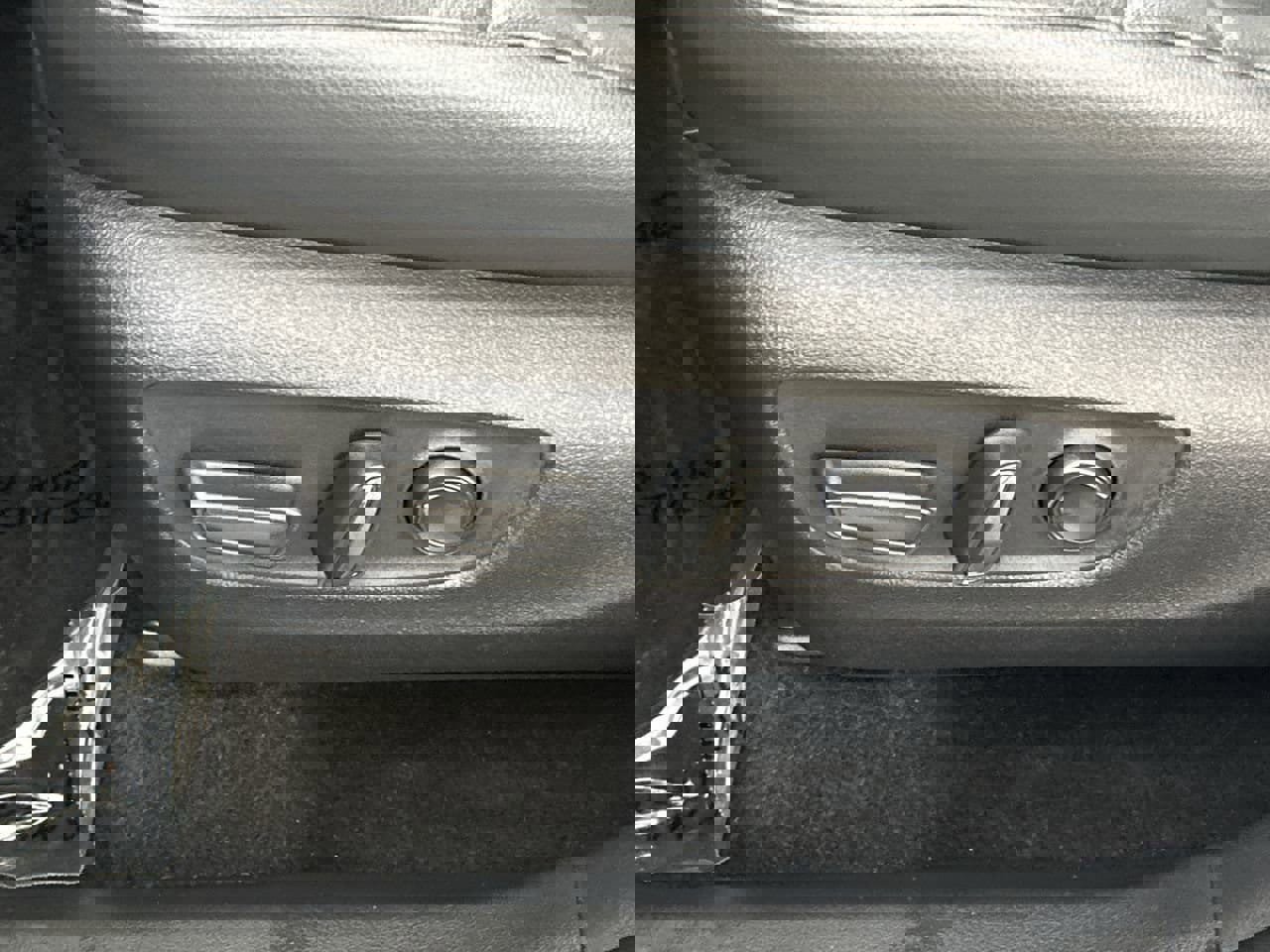 Used 2025 Toyota Grand Highlander AWD image 19