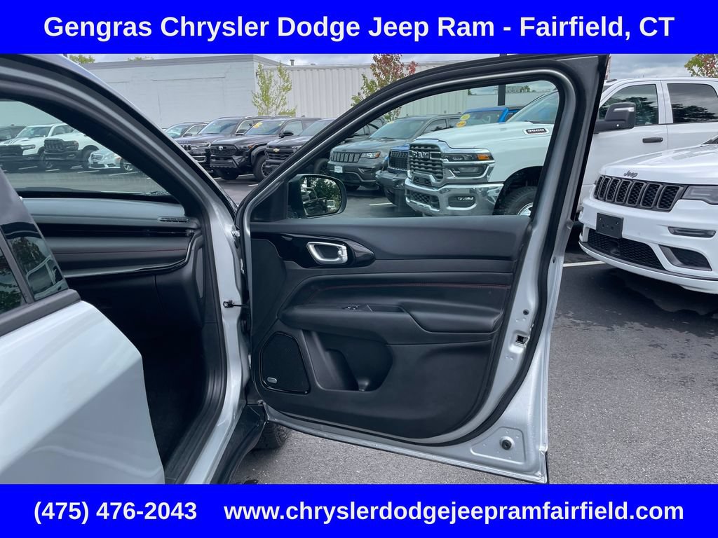 Certified 2025 Jeep Compass Trailhawk w/ Sun & Sound Group AWD/4WD image 19