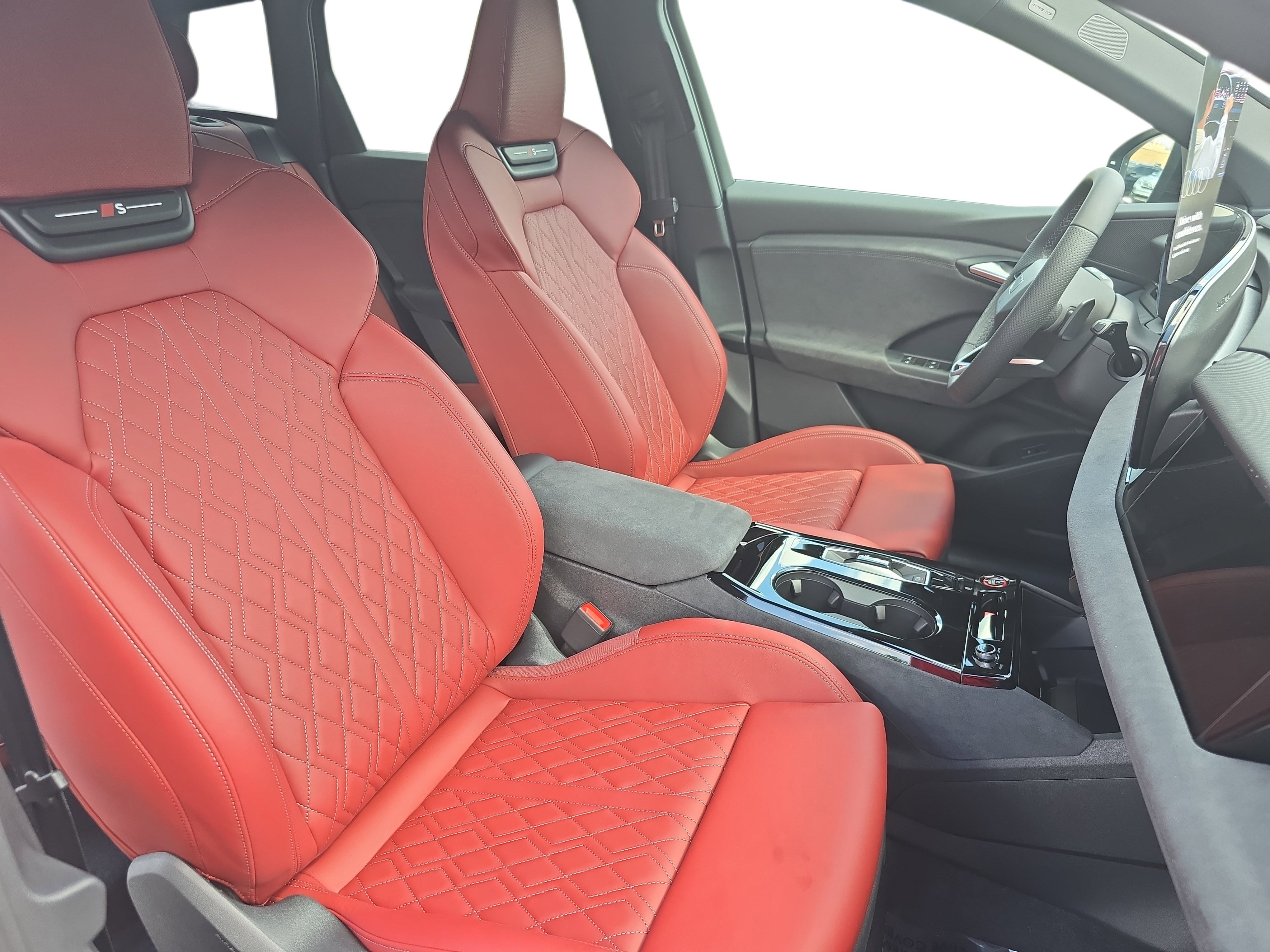 New 2025 Audi SQ6 e-tron Prestige image 9