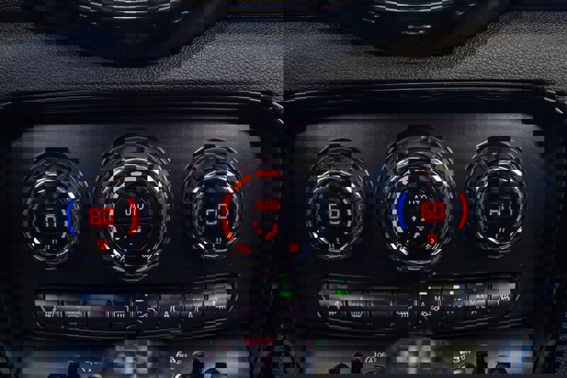 Used 2019 MINI Cooper Clubman image 11