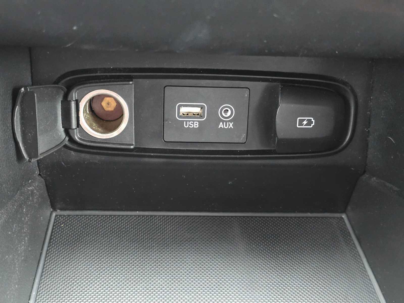 Used 2019 Hyundai Santa Fe SE image 33