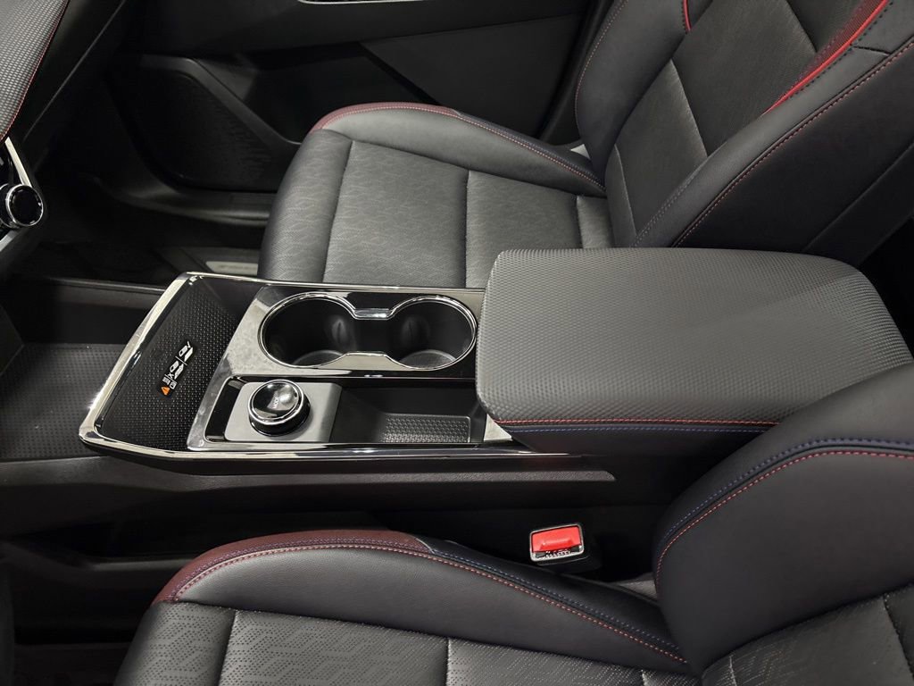 Used 2025 Chevrolet Equinox RS image 17