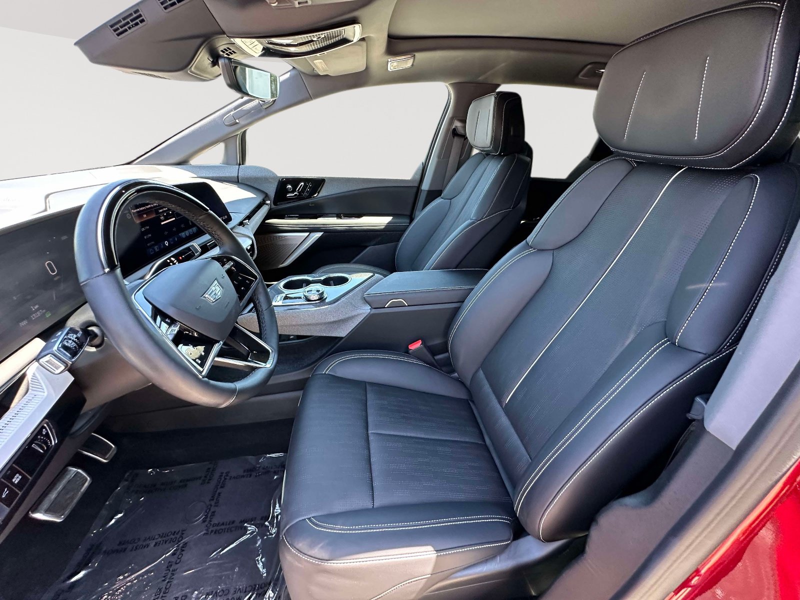 Used 2025 Cadillac Optiq Sport 2 w/ LPO, Floor Liner Package AWD/4WD image 23
