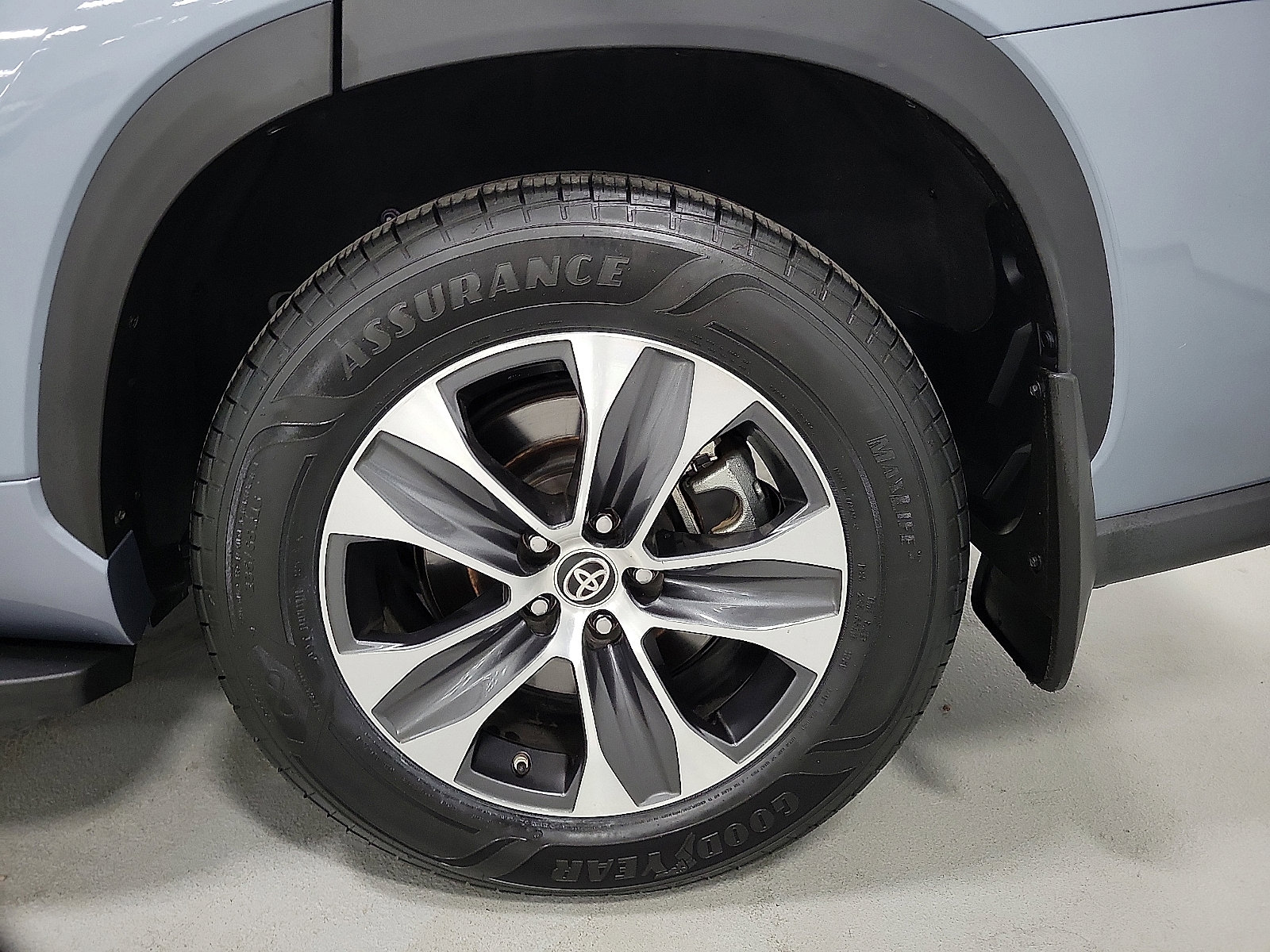 Used 2022 Toyota Highlander XLE image 8