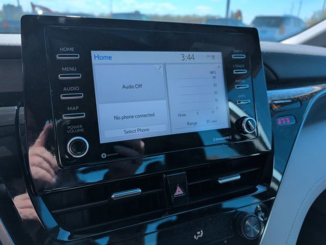 Used 2024 Toyota Camry LE w/ Convenience Package image 5