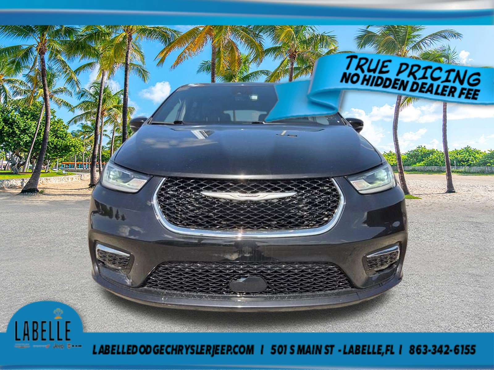 Used 2025 Chrysler Pacifica Select AWD/4WD image 2