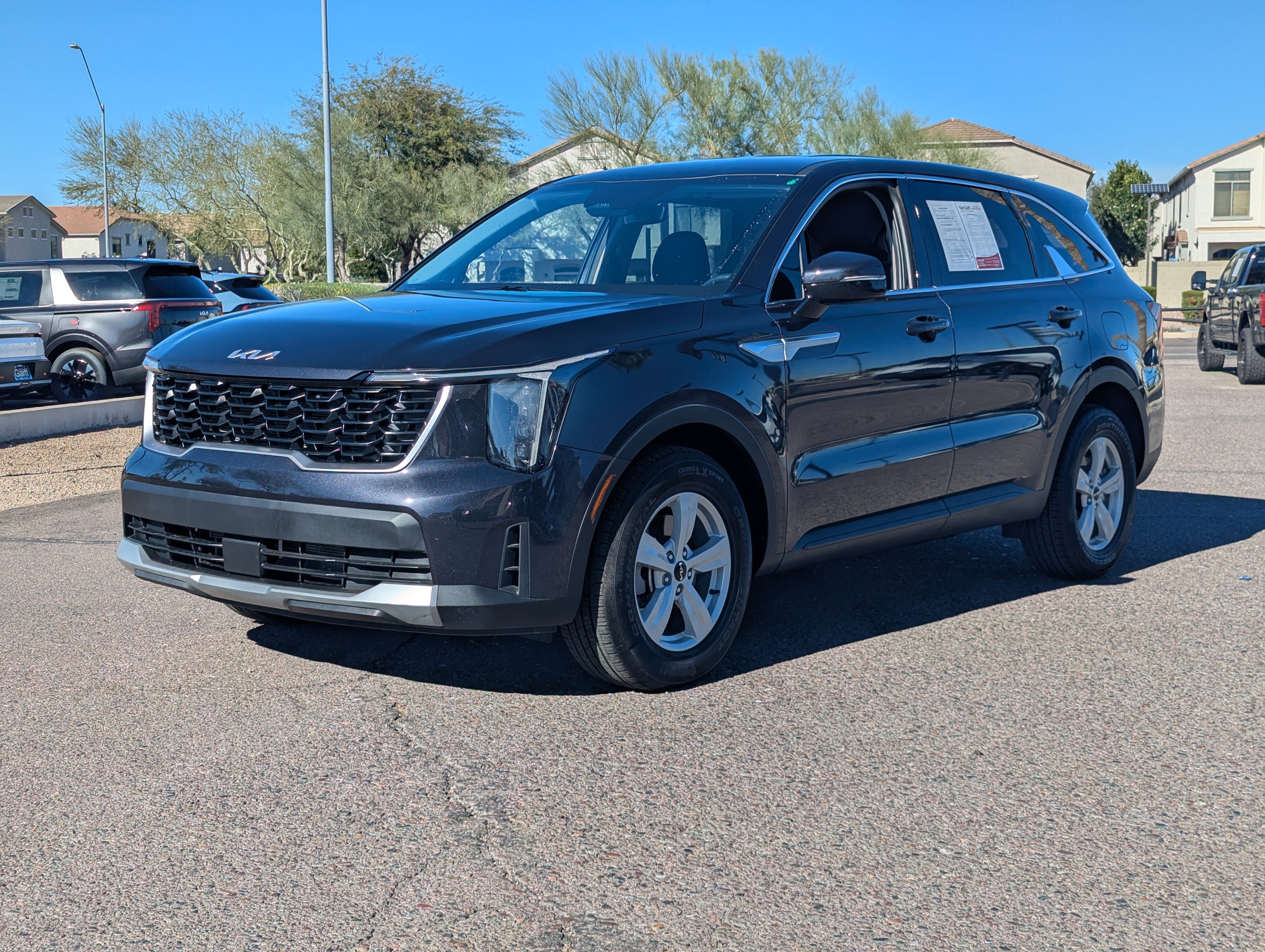 Certified 2025 Kia Sorento LX image 6