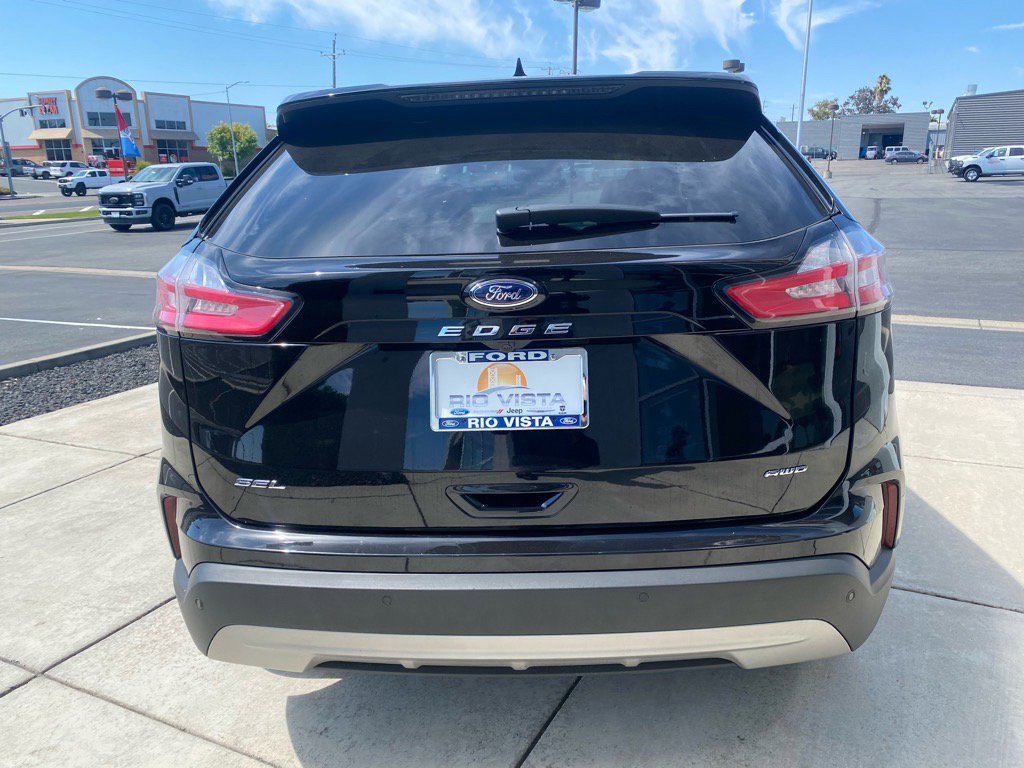 Used 2024 Ford Edge SEL image 6
