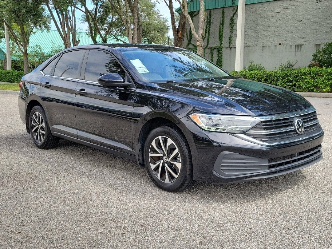 Used 2022 Volkswagen Jetta S FWD image 3