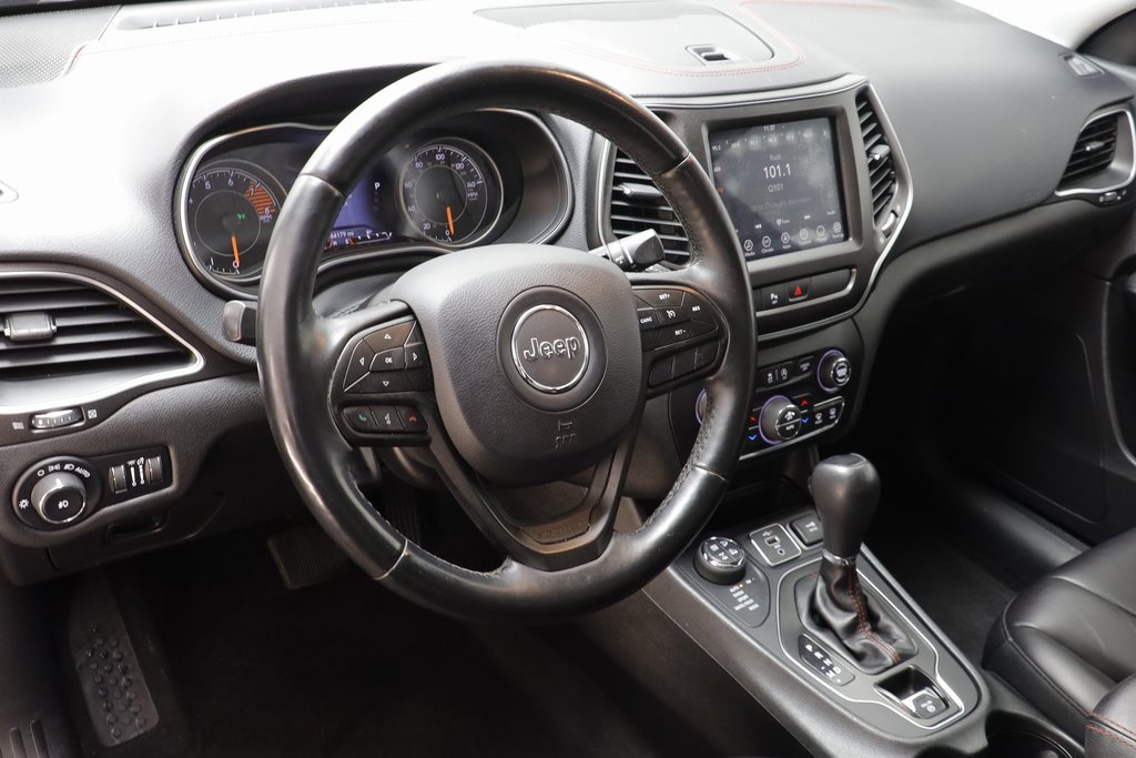 Used 2019 Jeep Cherokee Trailhawk w/ Cold Weather Group image 7