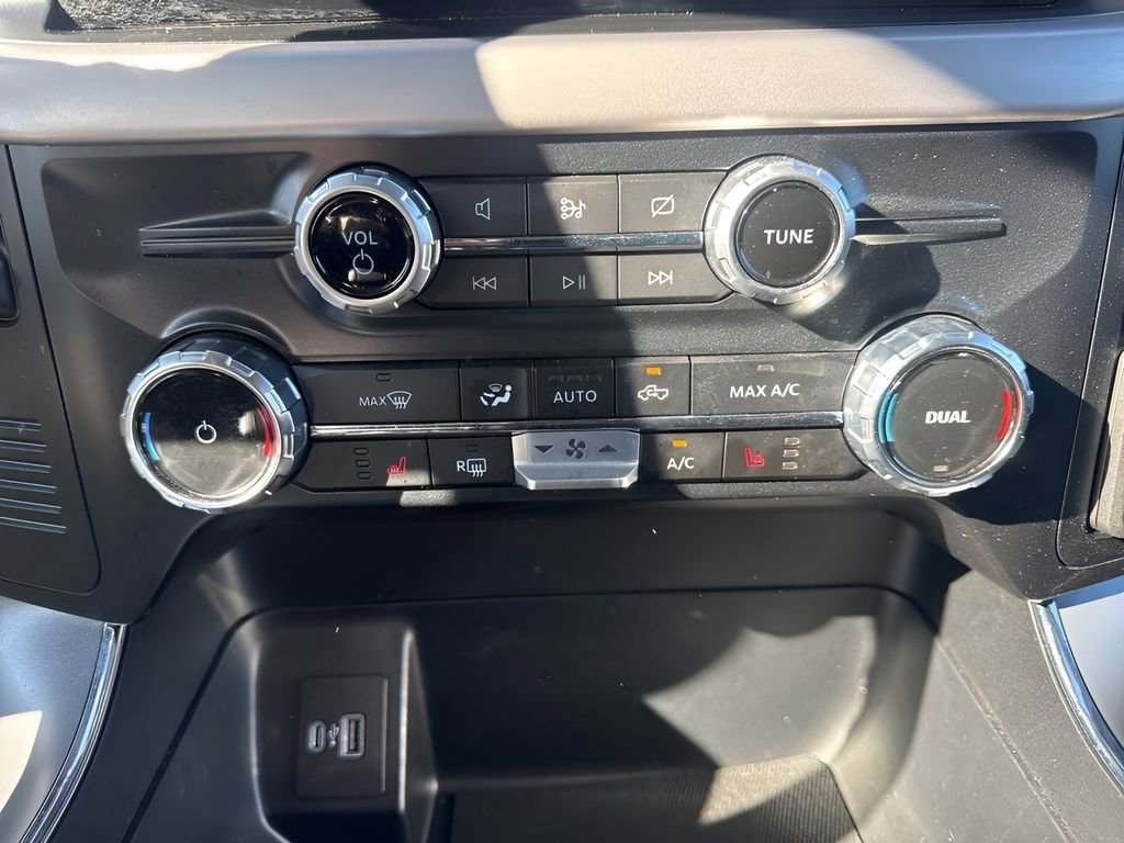 Used 2023 Ford F150 Lightning XLT image 18