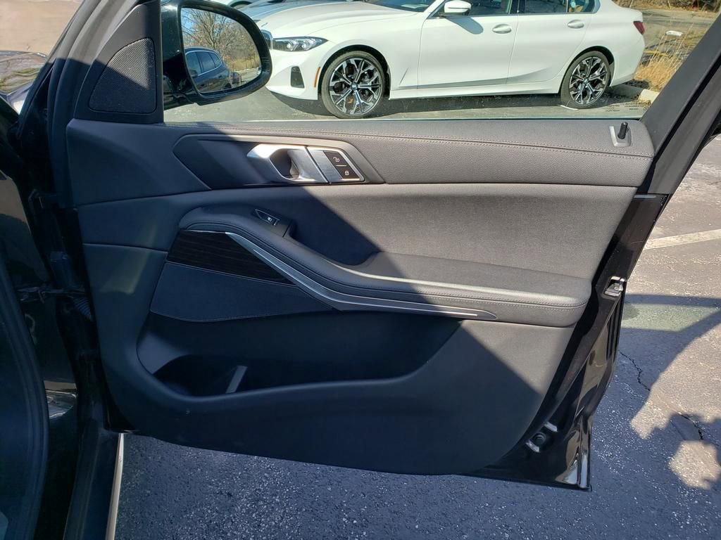 Used 2021 BMW X5 xDrive40i w/ Premium Package 3 image 18