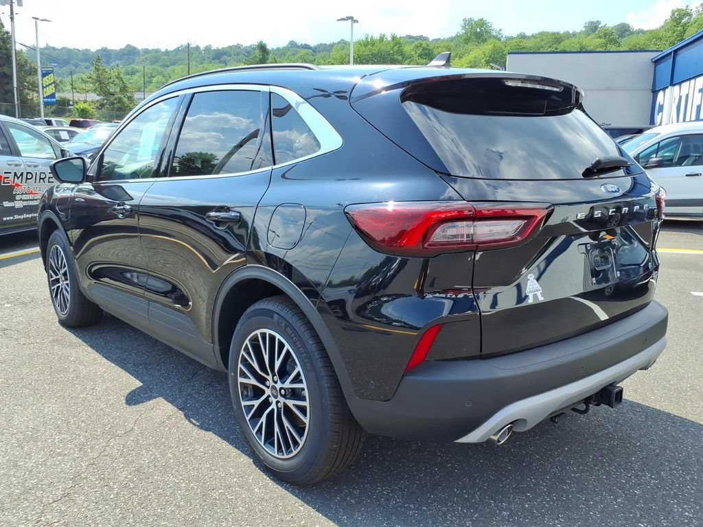 New 2023 Ford Escape SE w/ PHEV Premium Package FWD image 4