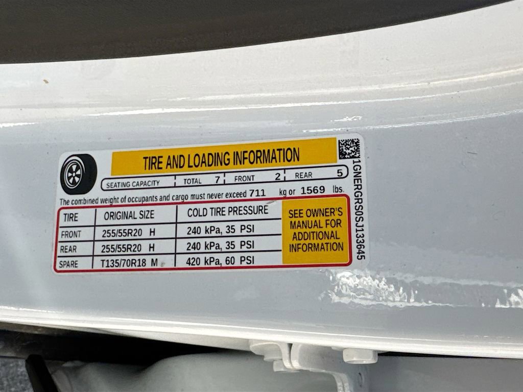 Used 2025 Chevrolet Traverse LT w/ Sun and Wheel Package image 32