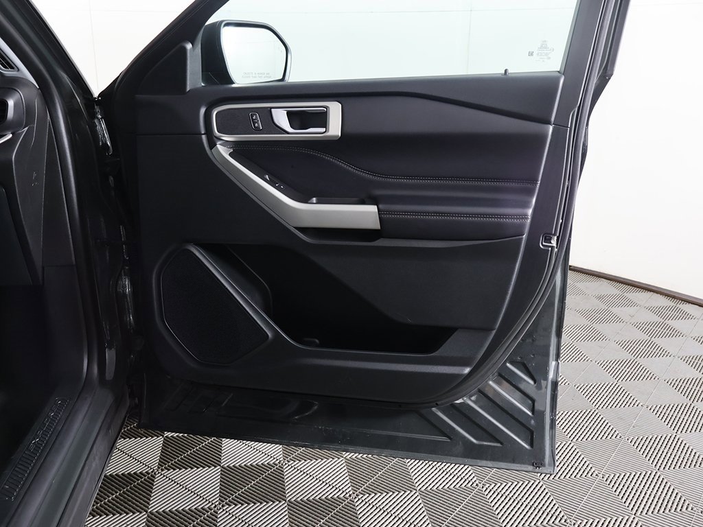 Used 2023 Ford Explorer XLT image 20