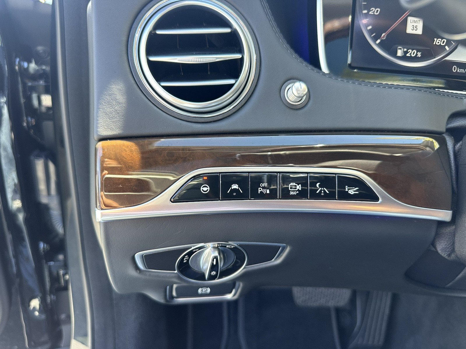 Used 2016 Mercedes-Benz Maybach S 600 image 27
