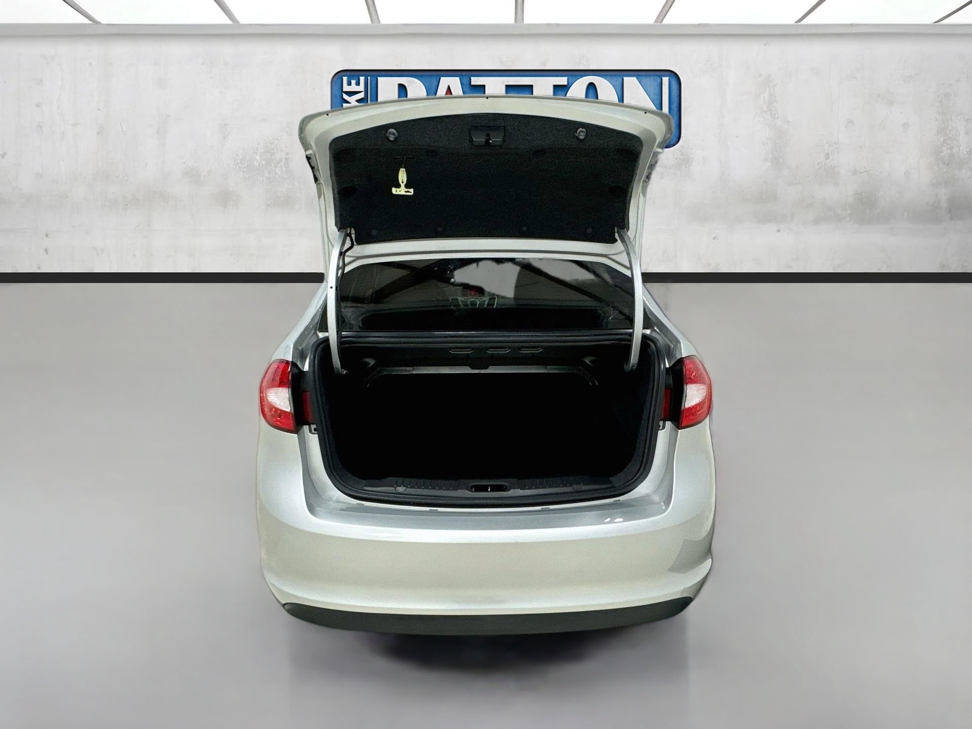 Used 2013 Ford Fiesta SE FWD image 22