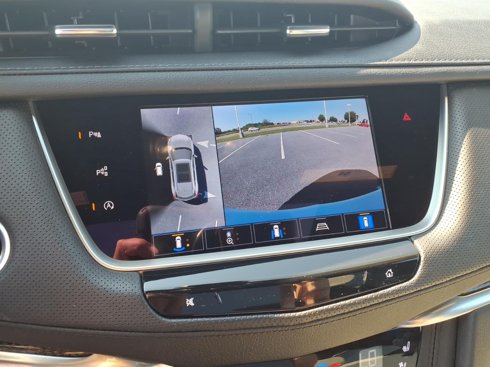Certified 2025 Cadillac XT5 Sportv w/ Technology Package AWD/4WD image 26