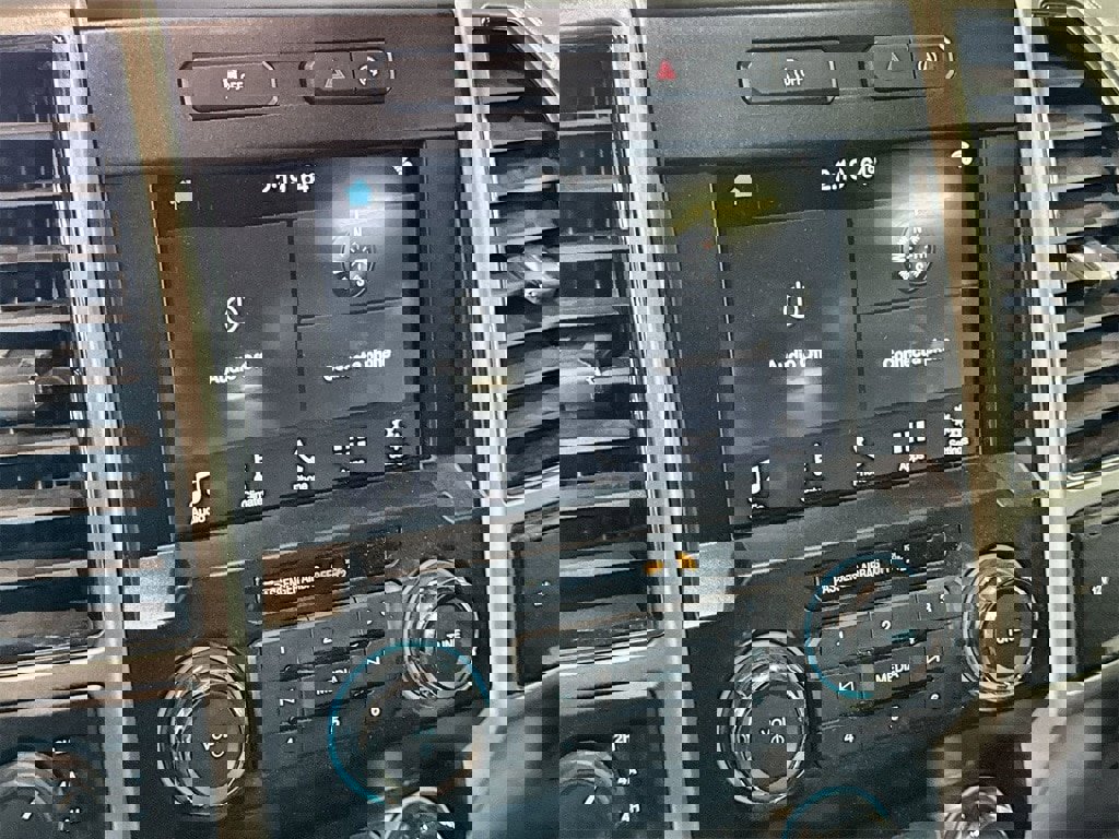 Used 2019 Ford F150 Lariat image 19