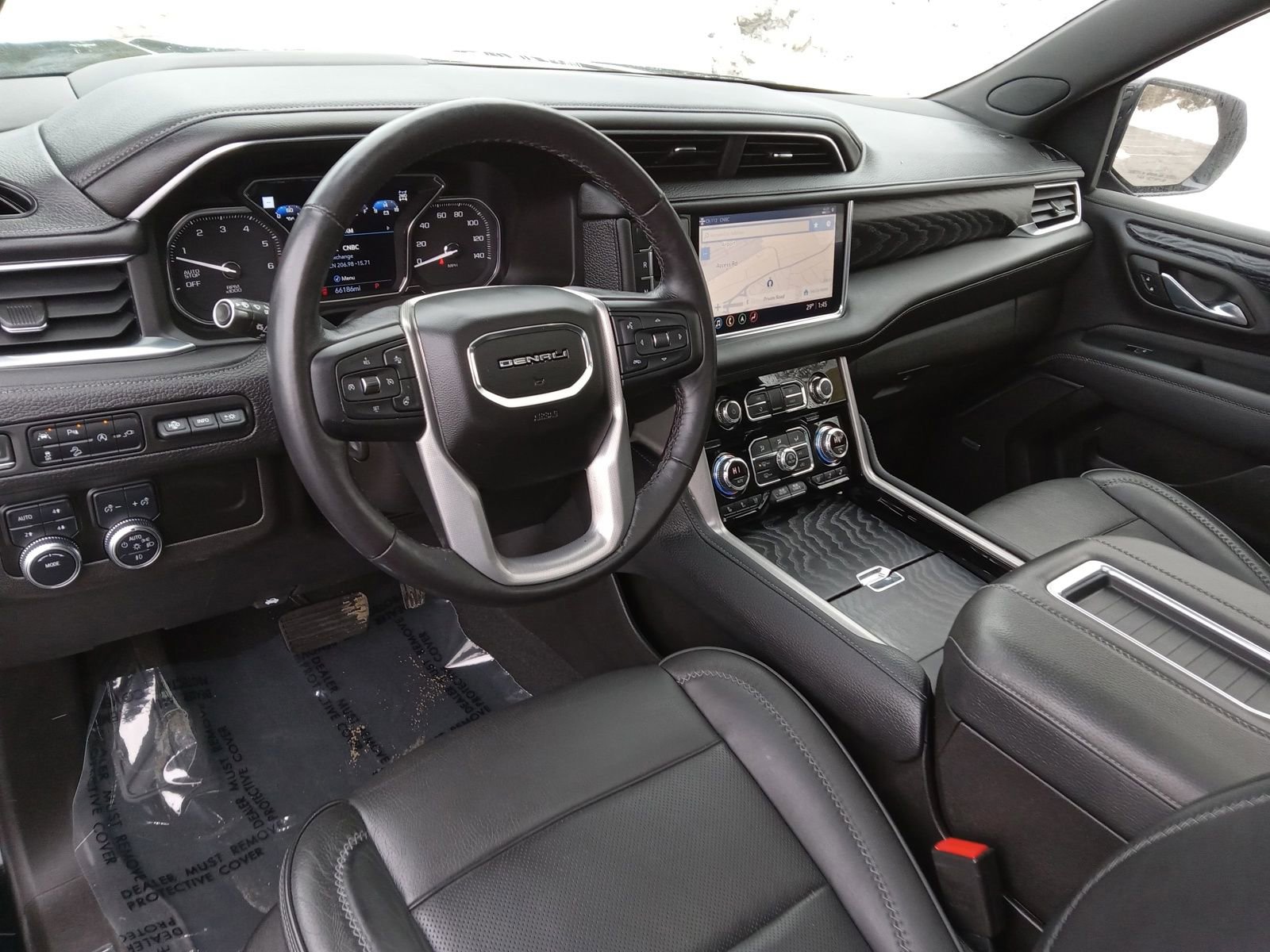 Used 2021 GMC Yukon Denali w/ Denali Premium Package image 12